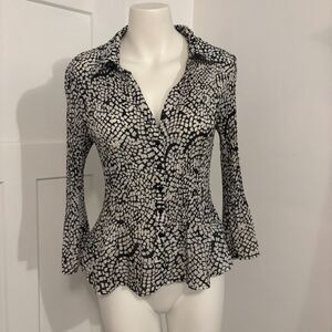 Sunny Leigh Petite Medium Black and White Spot Pattern Y2K Flared Stretch Blouse